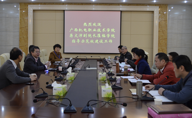 圖為座談(tán)會討論交流現場 圖為座談會討(tǎo)論交流(liú)現(xiàn)場